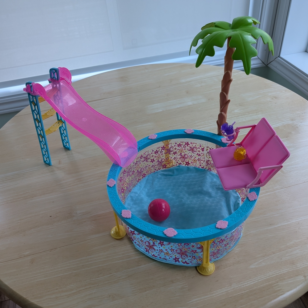 Barbie poll and accessories 2012